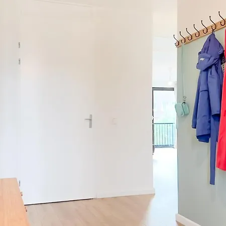 Beautiful & Bright In Apartment *