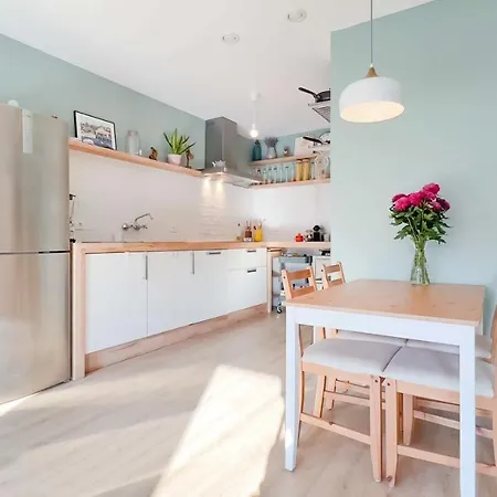 Beautiful & Bright In Apartment Amsterdam