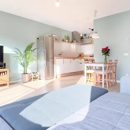 Apartment Beautiful & Bright In