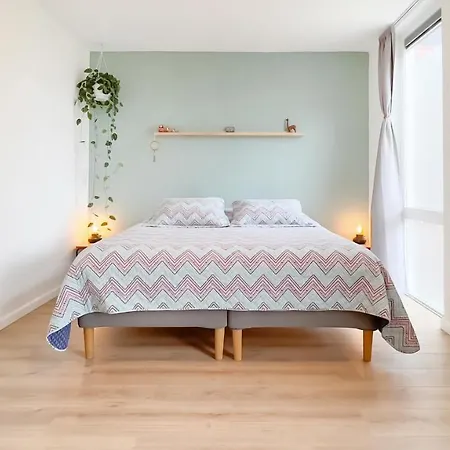 Beautiful & Bright In Apartment *